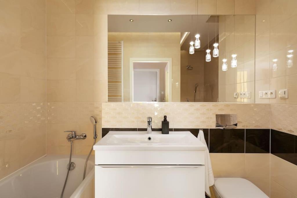 Appartement Chic Et Moderne Poznan Ngoại thất bức ảnh